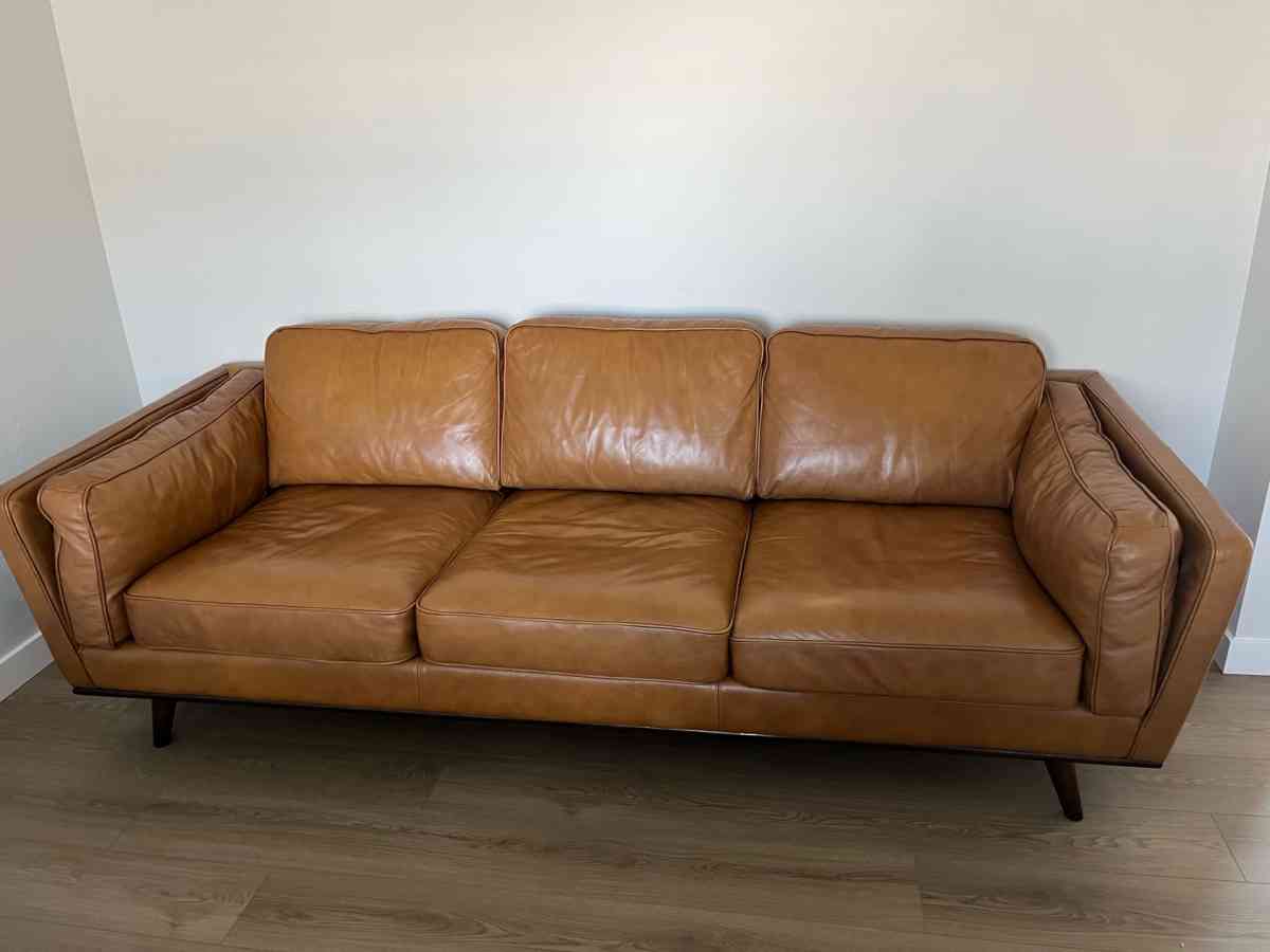 Leather sofa - Caldwell, Idaho - FleaMarketBay