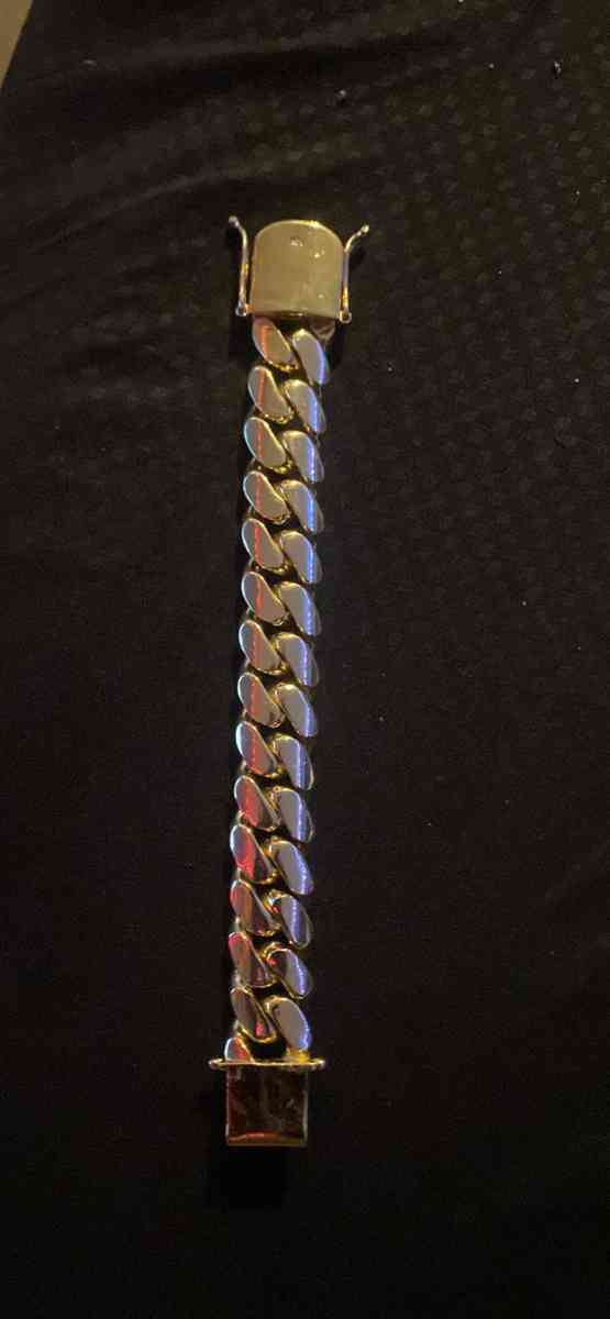 Cuban link braclet - Miami Beach, Florida