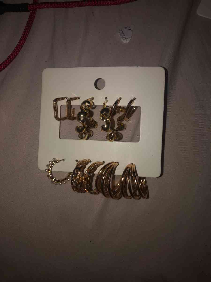 earrings - Kennesaw, Georgia - FleaMarketBay