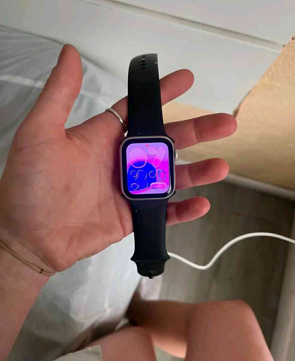 Apple watch se 3 - Lakeland, Florida - FleaMarketBay