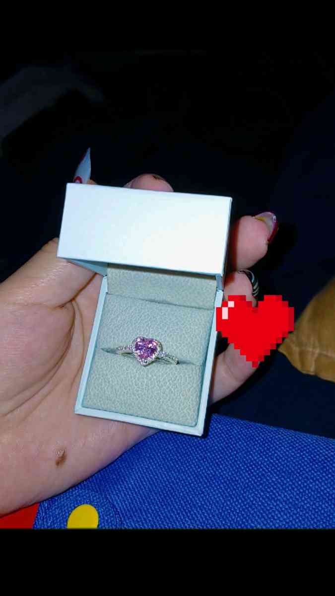 a valentines ring - Hidalgo, Texas - FleaMarketBay