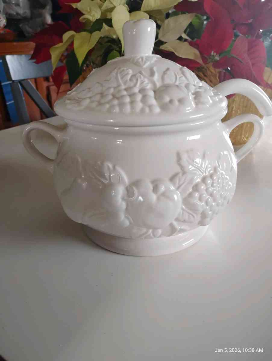 vintage bowl with spoon and lid - Rutherfordton, North Carolina