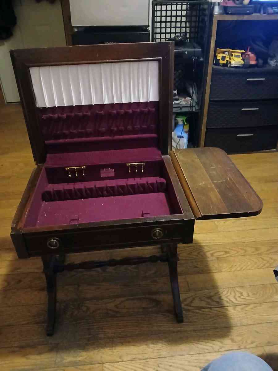 antique silverware side table - Rutland, Vermont - FleaMarketBay