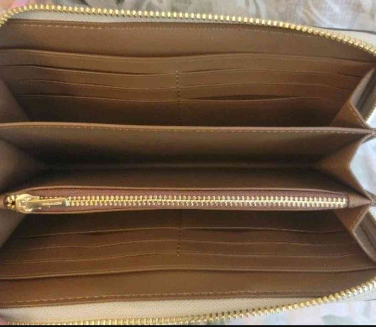 COACH  LONG ZIP AROUND WALLET IN SIGNATURE CANVAS - Hudson, Florida - FleaMarketBay