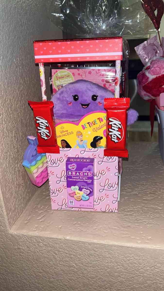 valentines baskets - Goodyear, Arizona - FleaMarketBay