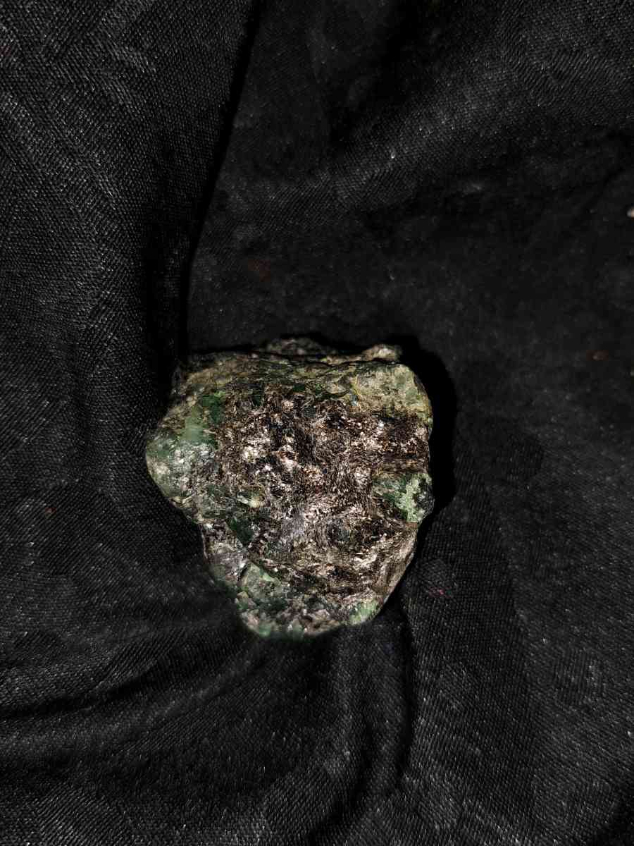 raw and beautiful stones and gemstones - Banner Elk, North Carolina - FleaMarketBay