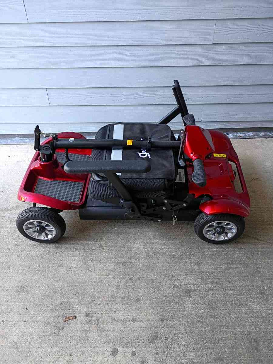 Folding Aotedor Mobility Scooter - Issaquah, Washington - FleaMarketBay