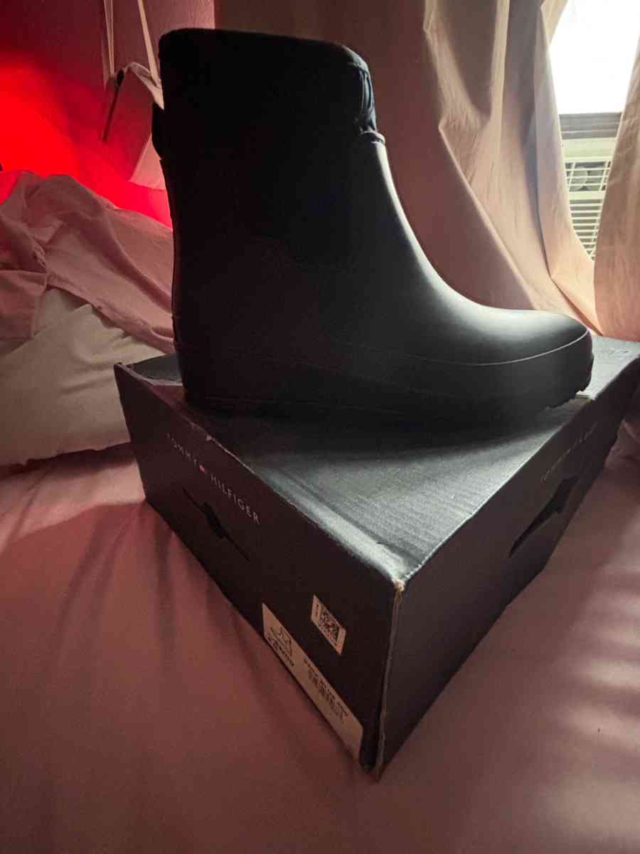 boots - Staten Island, New York