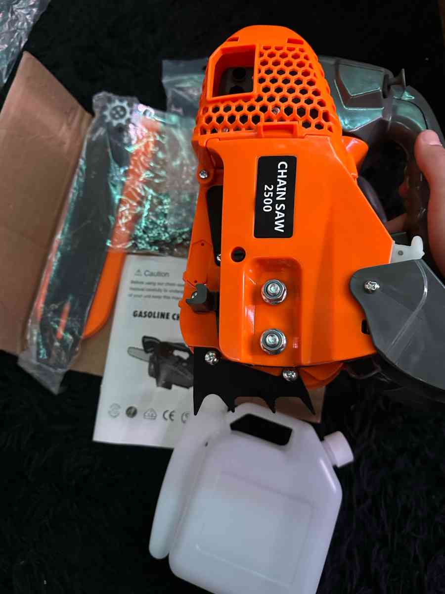 brand new chainsaw - San Bernardino, California - FleaMarketBay