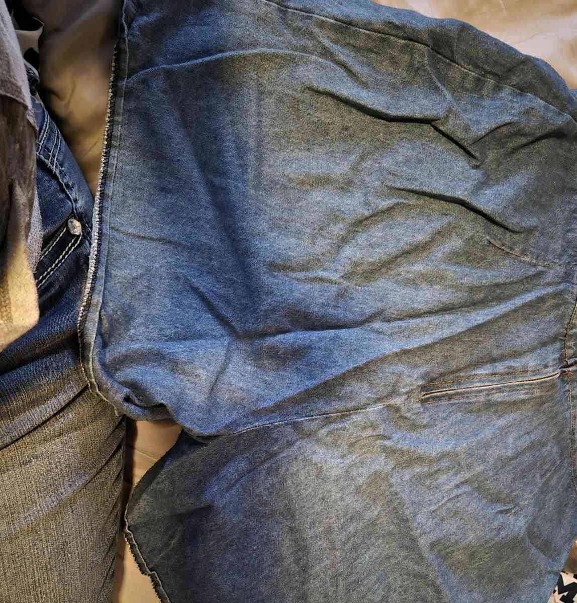 LIKE NEW Diana Marco Jean skort size 14 - New Baltimore, Michigan - FleaMarketBay