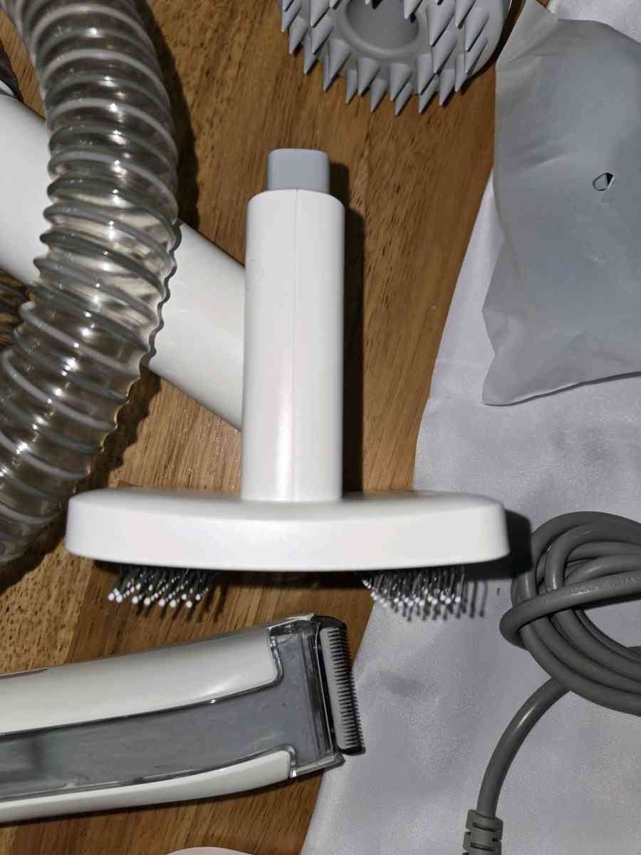 HomeRunPet Ultra Quiet Pet Grooming Vacuum MSRP 149 - Melrose, Florida - FleaMarketBay