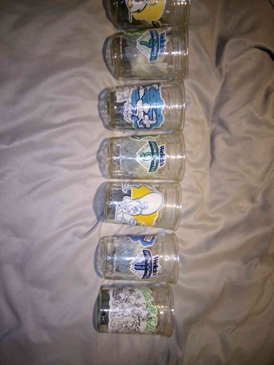 Welchs Looney Tunes collector series - Munfordville, Kentucky