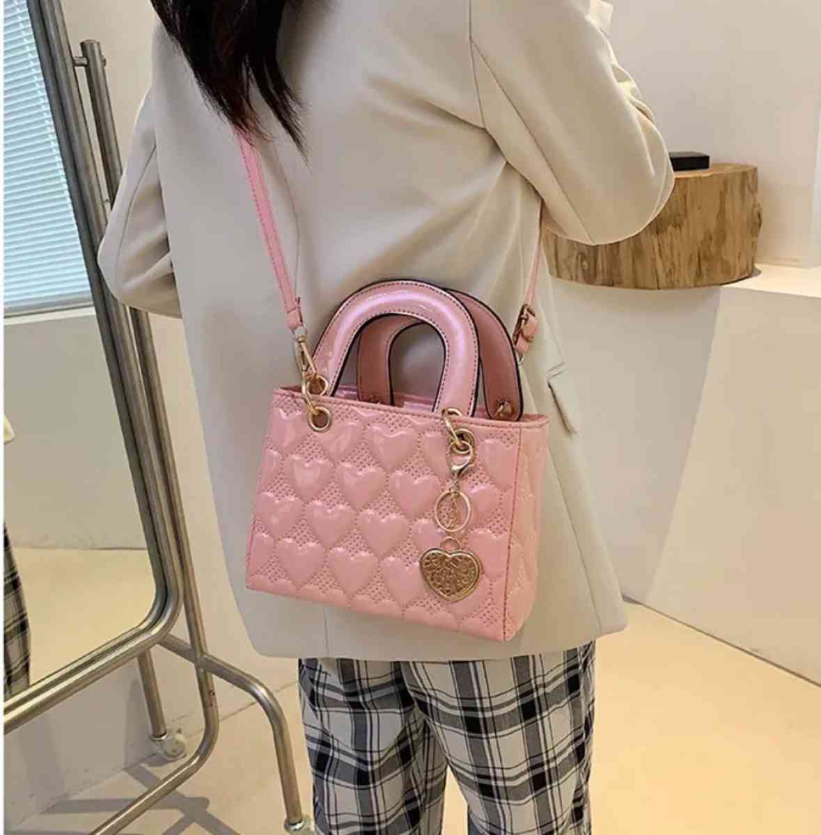 Elegant Pink Quilted Handbag - Worcester, Massachusetts - FleaMarketBay