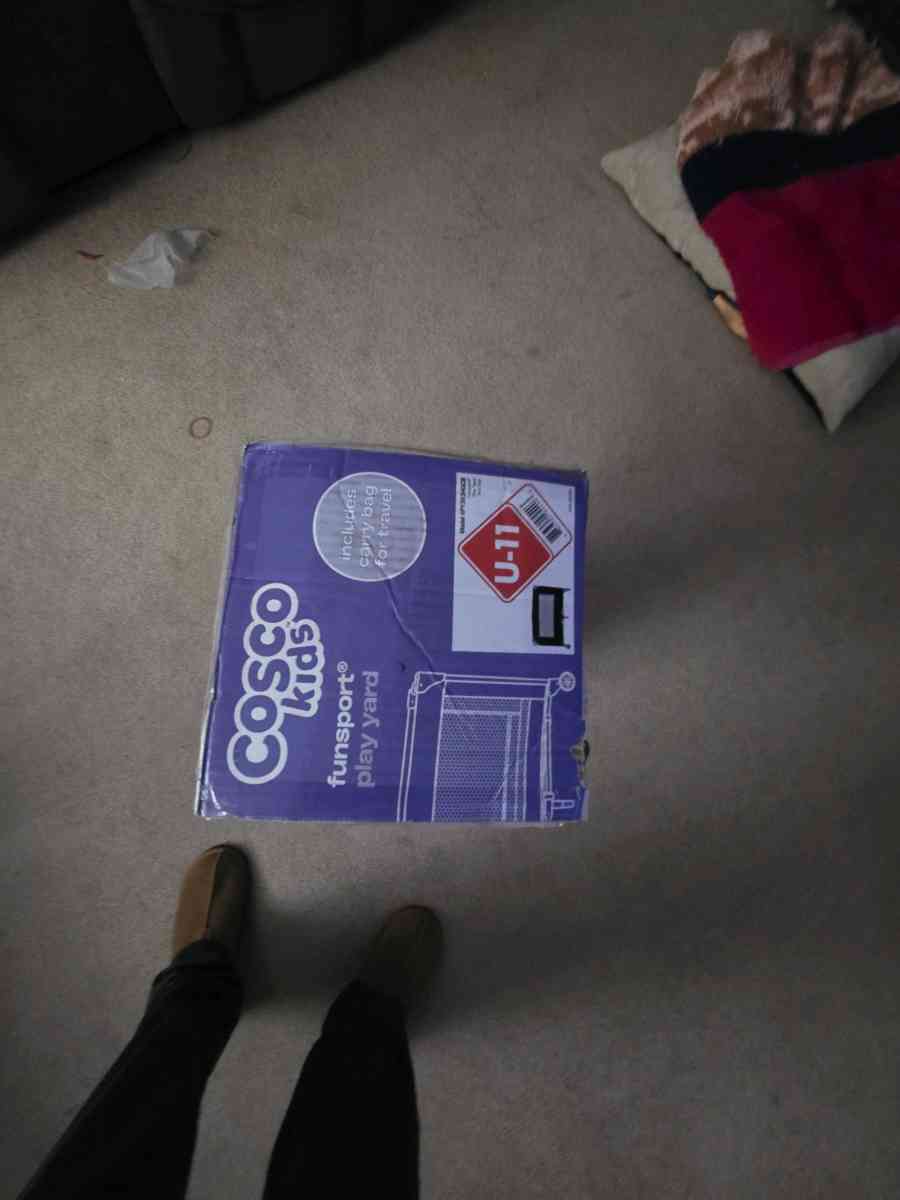 cosco kids play yard - Clare, Michigan - FleaMarketBay