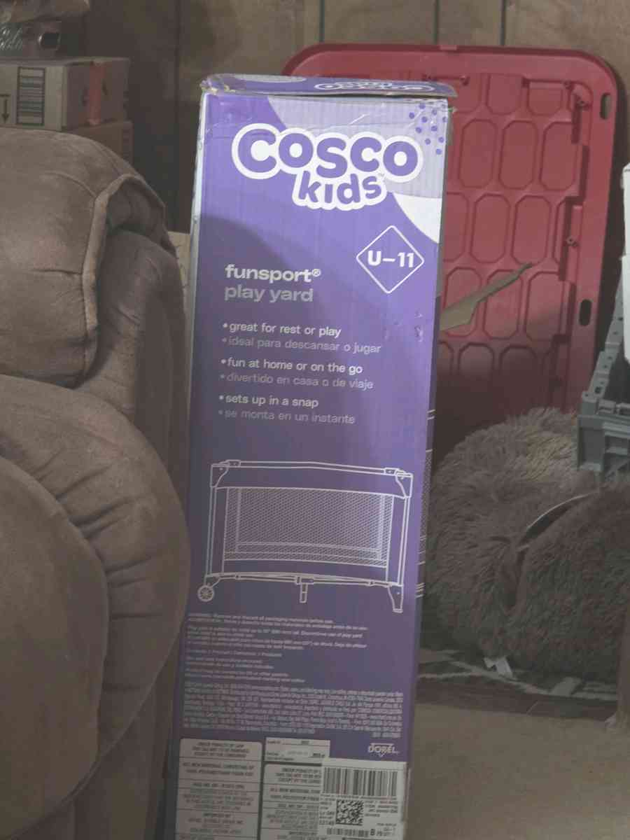 cosco kids play yard - Clare, Michigan - FleaMarketBay