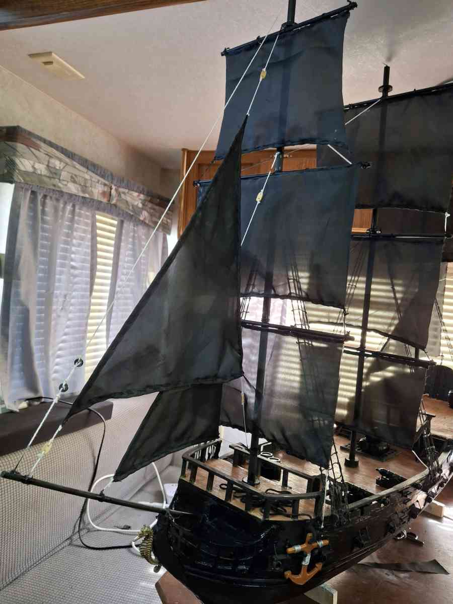 un barco de madera - Lehigh Acres, Florida - FleaMarketBay