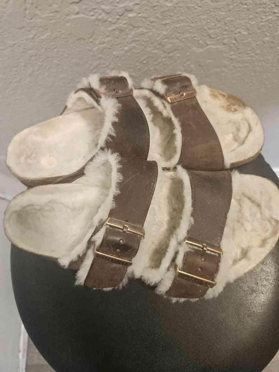 Birkenstock Arizona Fur Shearling Sandals - Tulsa, Oklahoma - FleaMarketBay