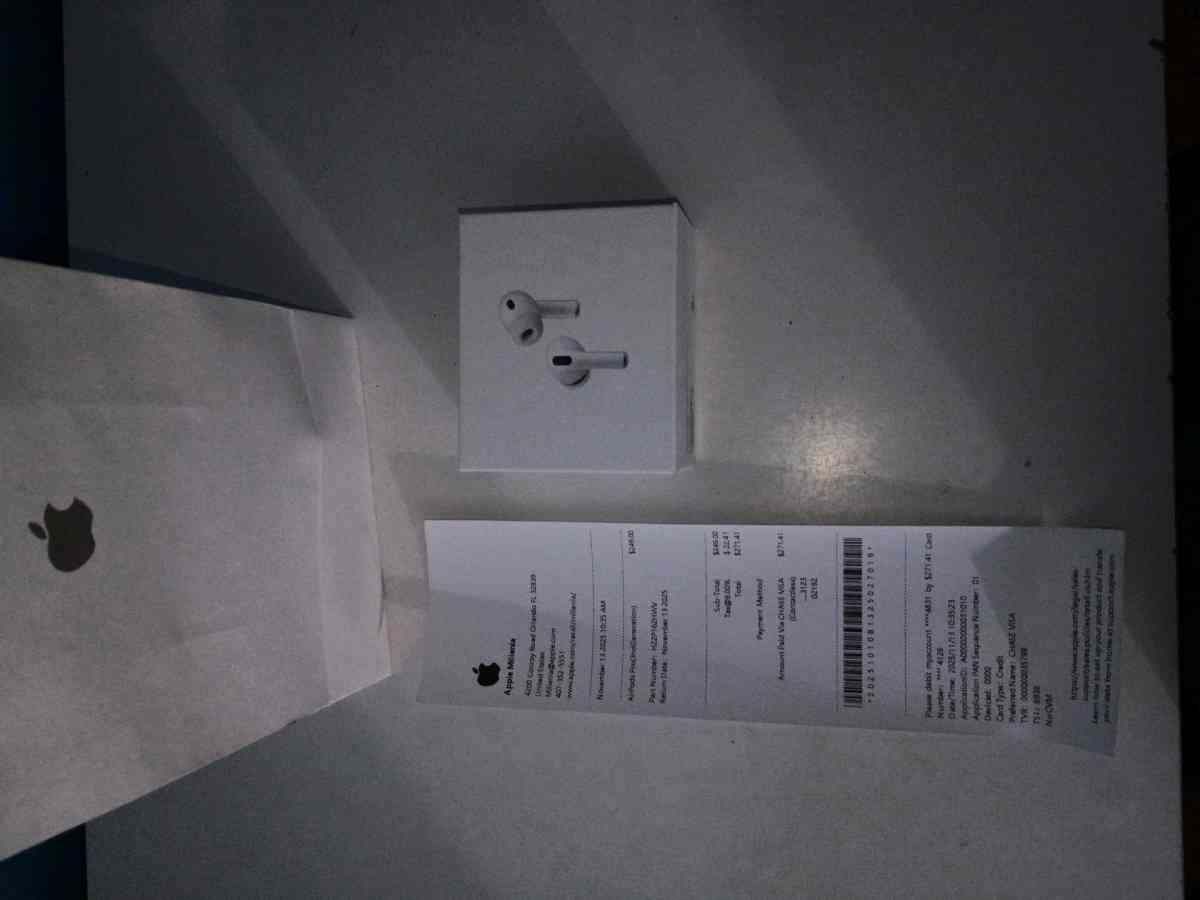 Airpods pro 3 - Brentwood, New York