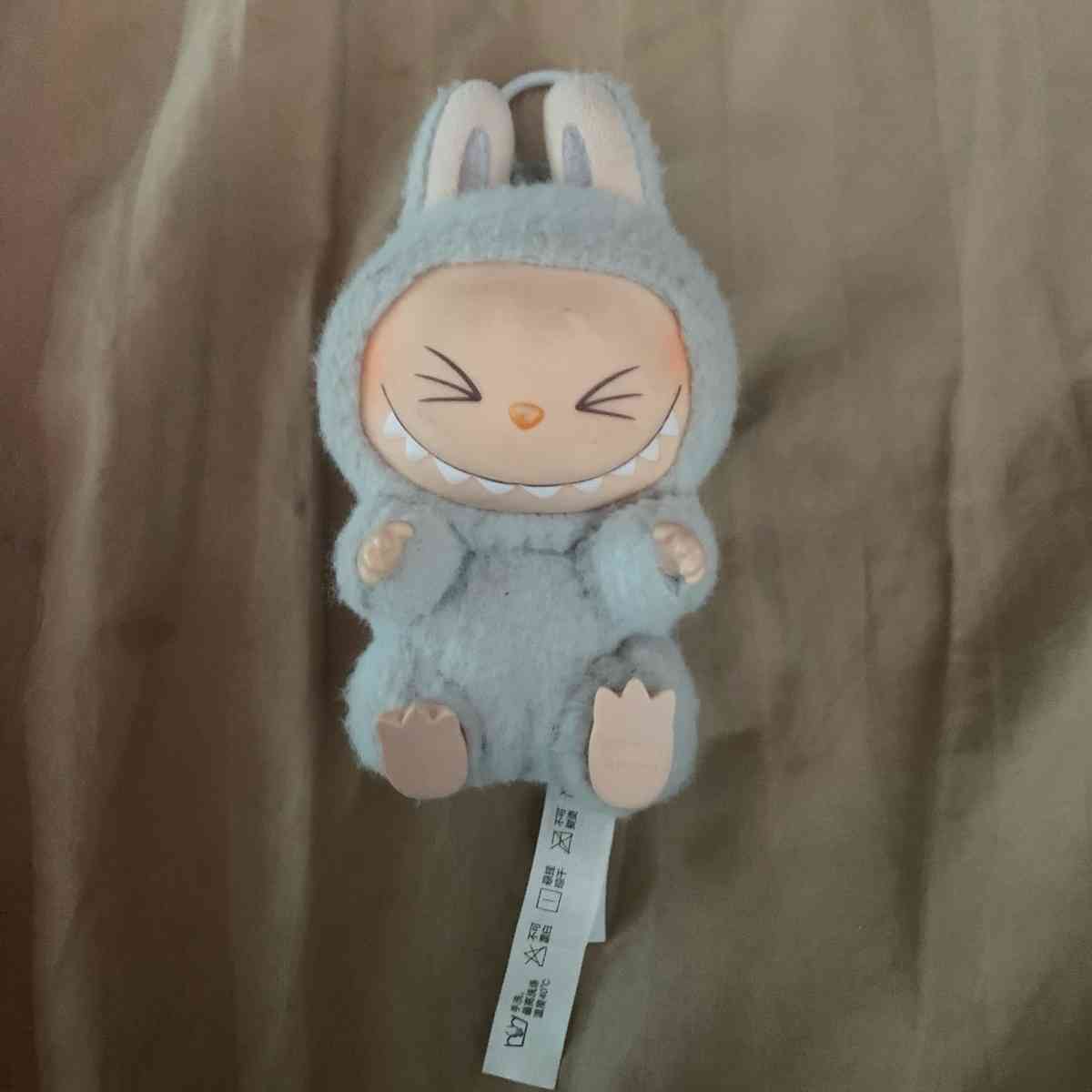 labubu gray have a seat - Victorville, California