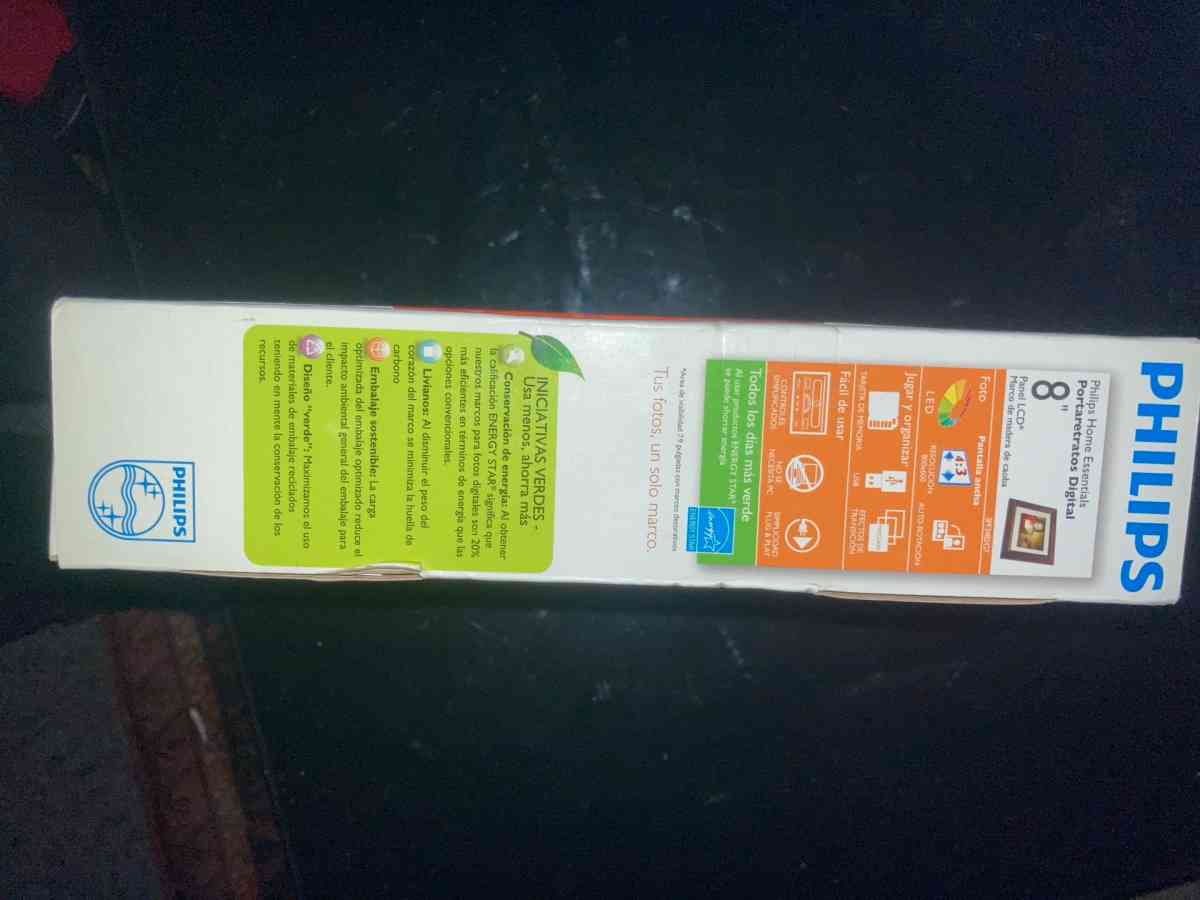 Philips Home Essentials 8inch Digital Photo Frame - Essington, Pennsylvania - FleaMarketBay