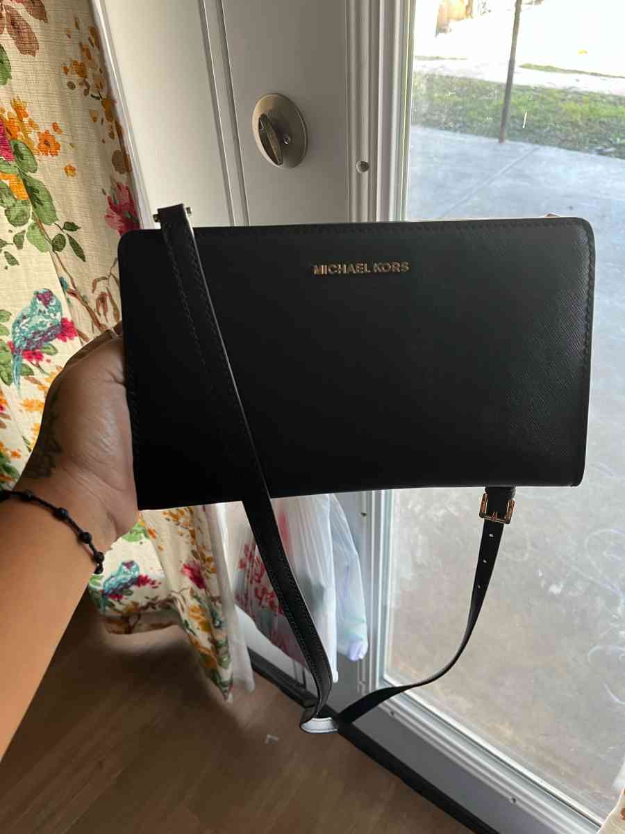 MK crossbody purse - San Antonio, Texas - FleaMarketBay
