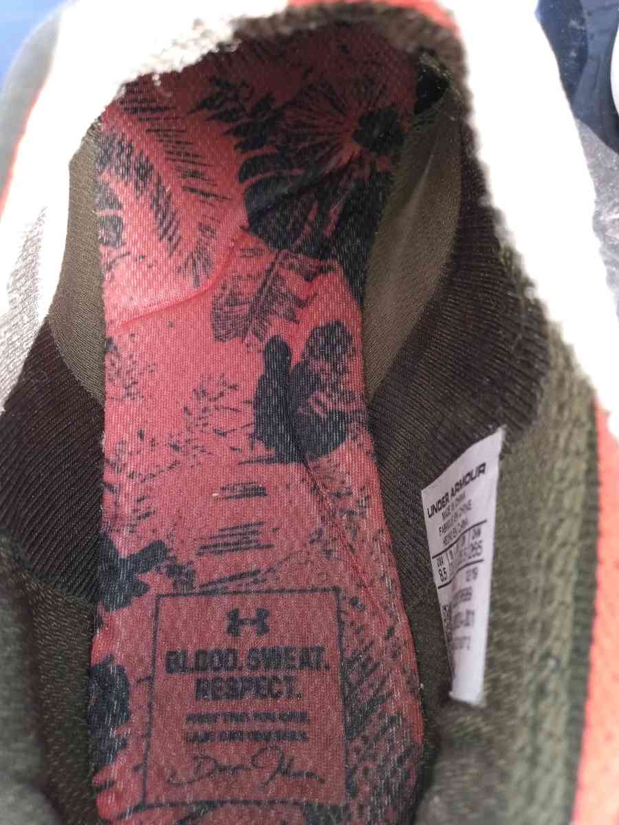 Under Armour Mens Project Rock 2 Shoes - Dallas, Texas - FleaMarketBay