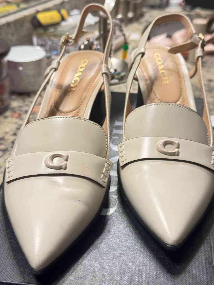coach cream color shoes - Winter Garden, Florida - FleaMarketBay