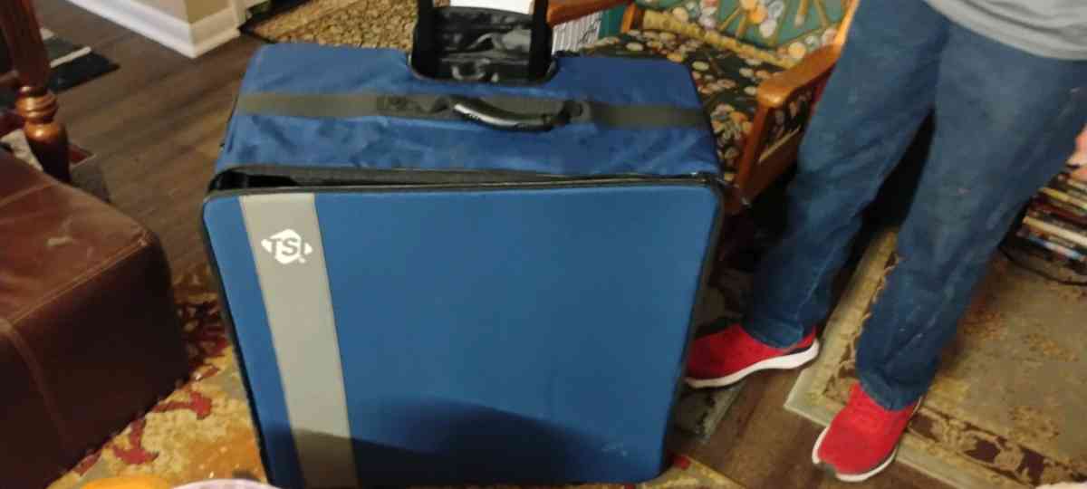 Luggage extra large - Hope Mills, North Carolina