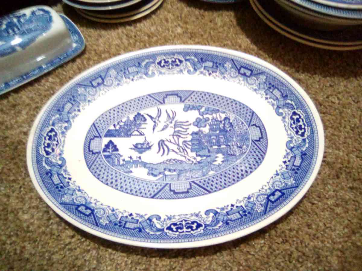blue willow serving plater