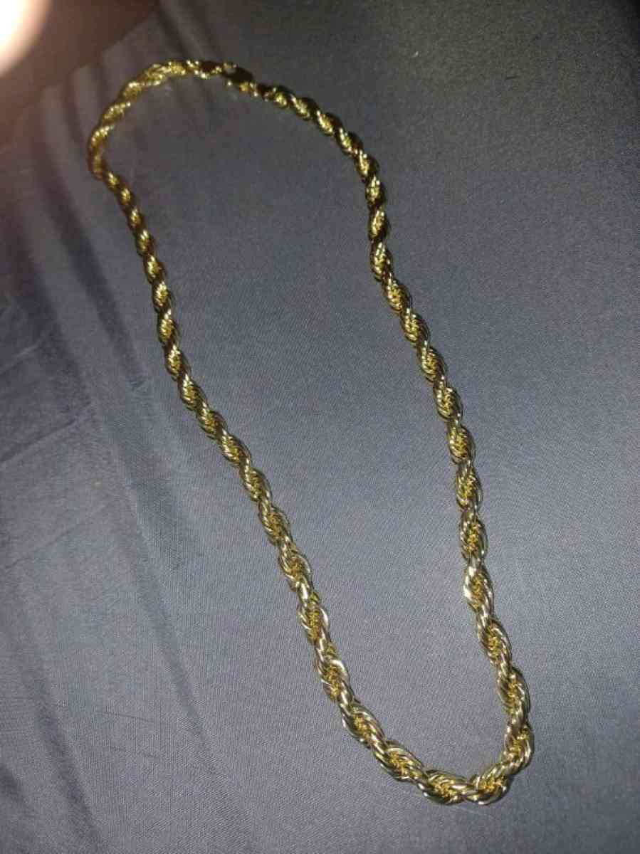 Gold rope chain - Stockton, California - FleaMarketBay