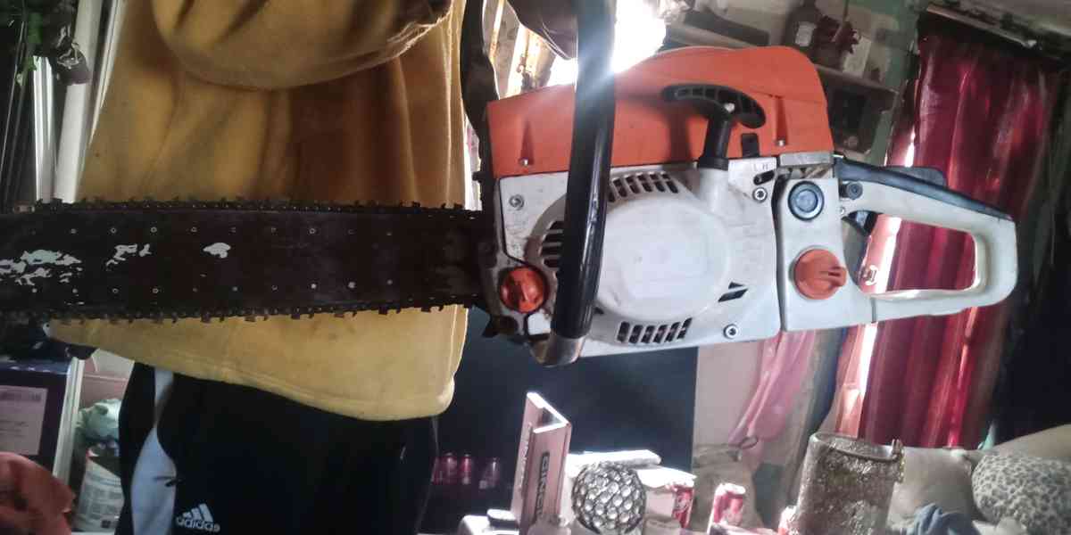 steal chainsaw - Eucha, Oklahoma - FleaMarketBay