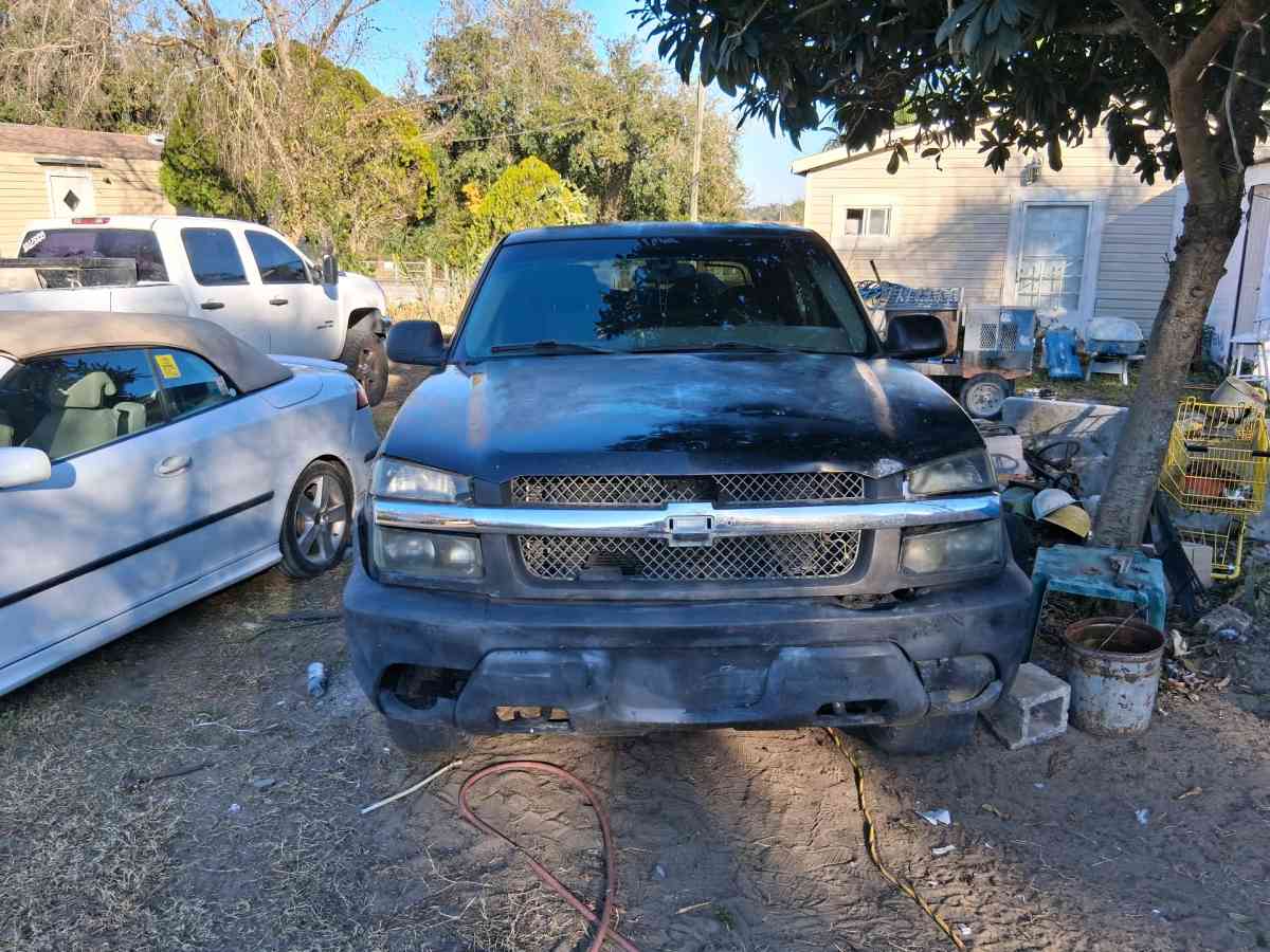 2002 Chevy Avalanche - Dade City, Florida - FleaMarketBay
