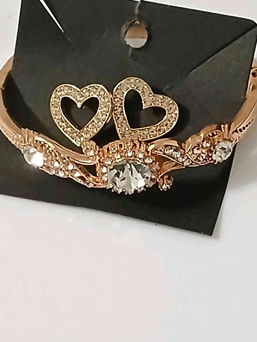 createdjewelsmadebysista - Akron, Colorado - FleaMarketBay