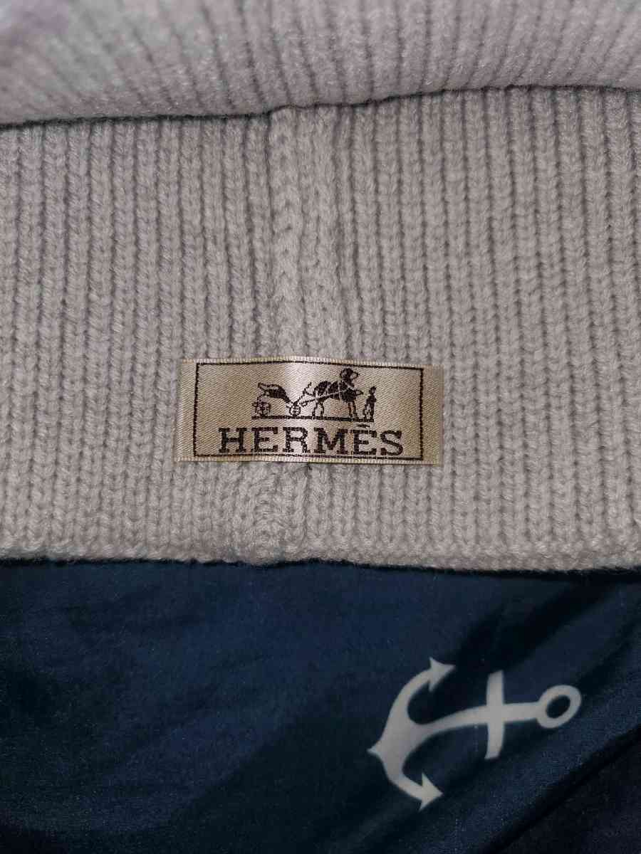 Hermes Gray Knit Beanie with Logo Patch - Chester Gap, Virginia - FleaMarketBay
