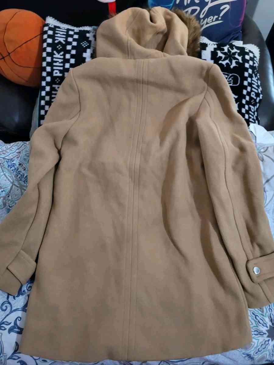 ladies wool coat with faux fur hood - Lexington, North Carolina - FleaMarketBay