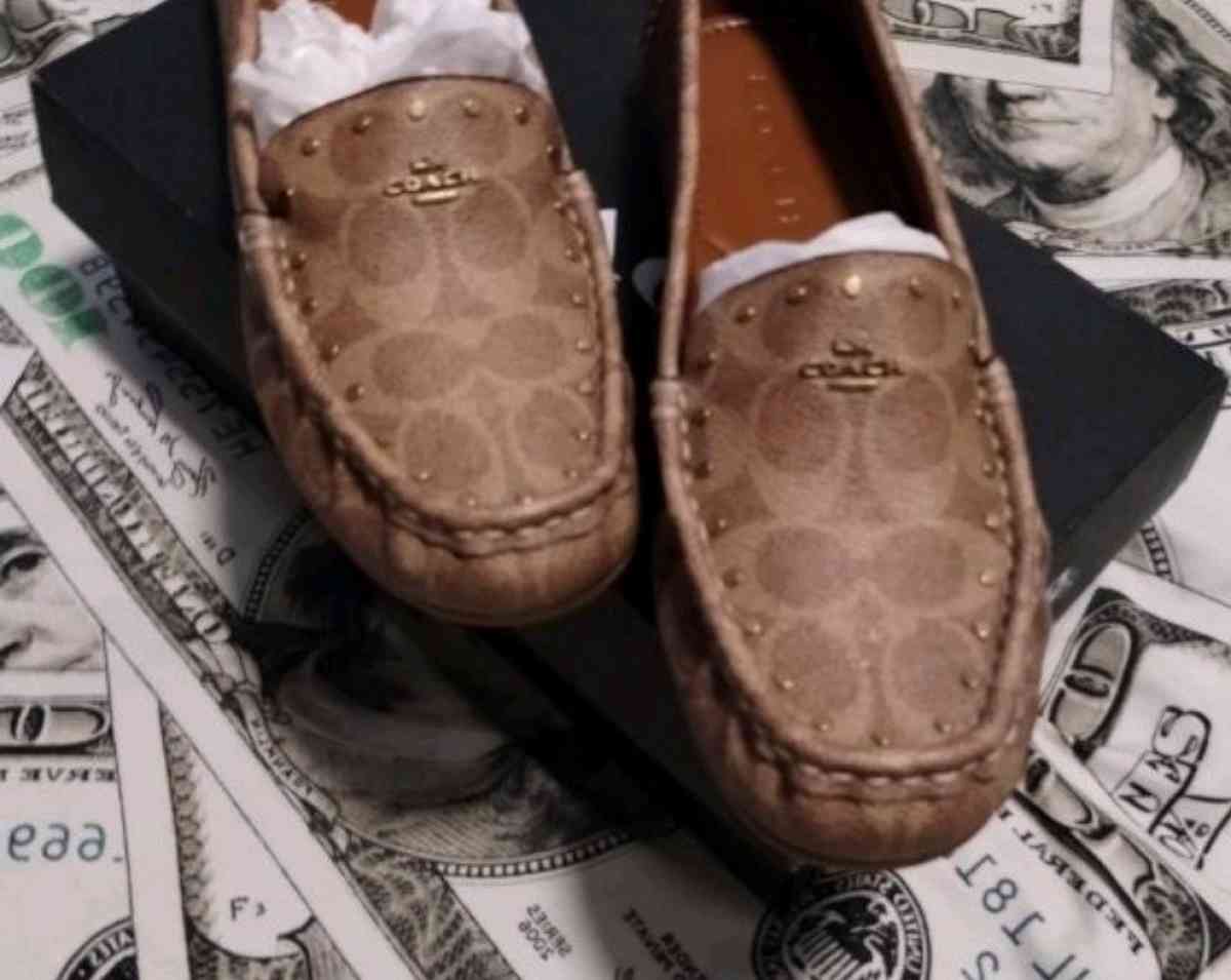 Coach leather shoes - Washington Navy Yard, District of Columbia - FleaMarketBay