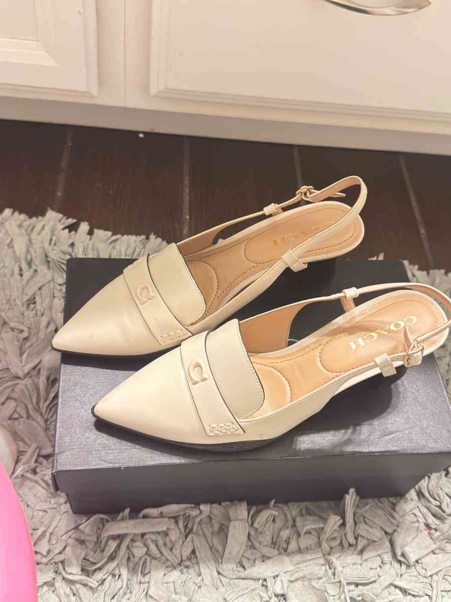 coach cream color shoes - Winter Garden, Florida - FleaMarketBay