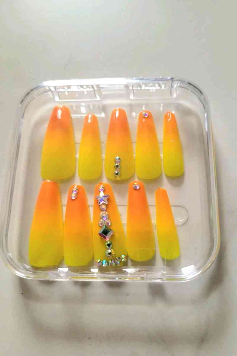 assorted press on nails - Lexington, North Carolina