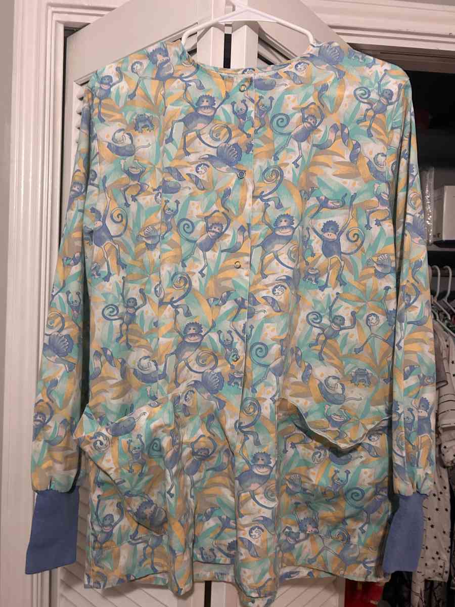 womens scrubs and medical jackets - Temple, Texas - FleaMarketBay