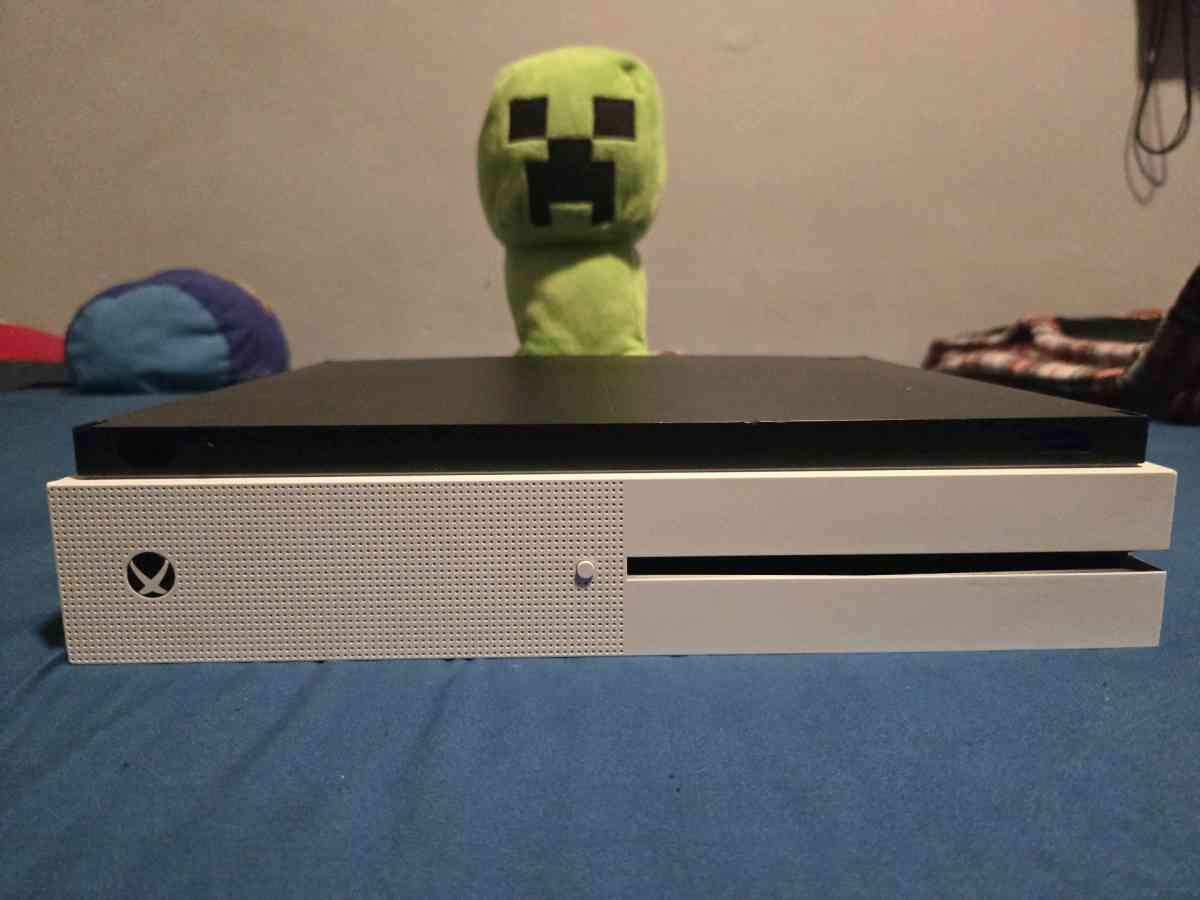 Xbox One S - Paterson, New Jersey - FleaMarketBay