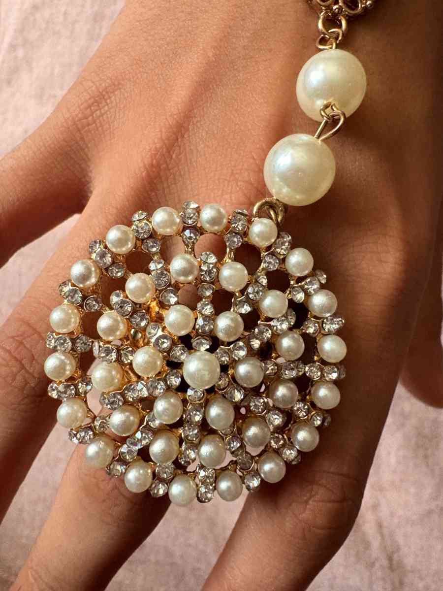 pearl and crystal hand chain bracelet - Milwaukee, Wisconsin - FleaMarketBay