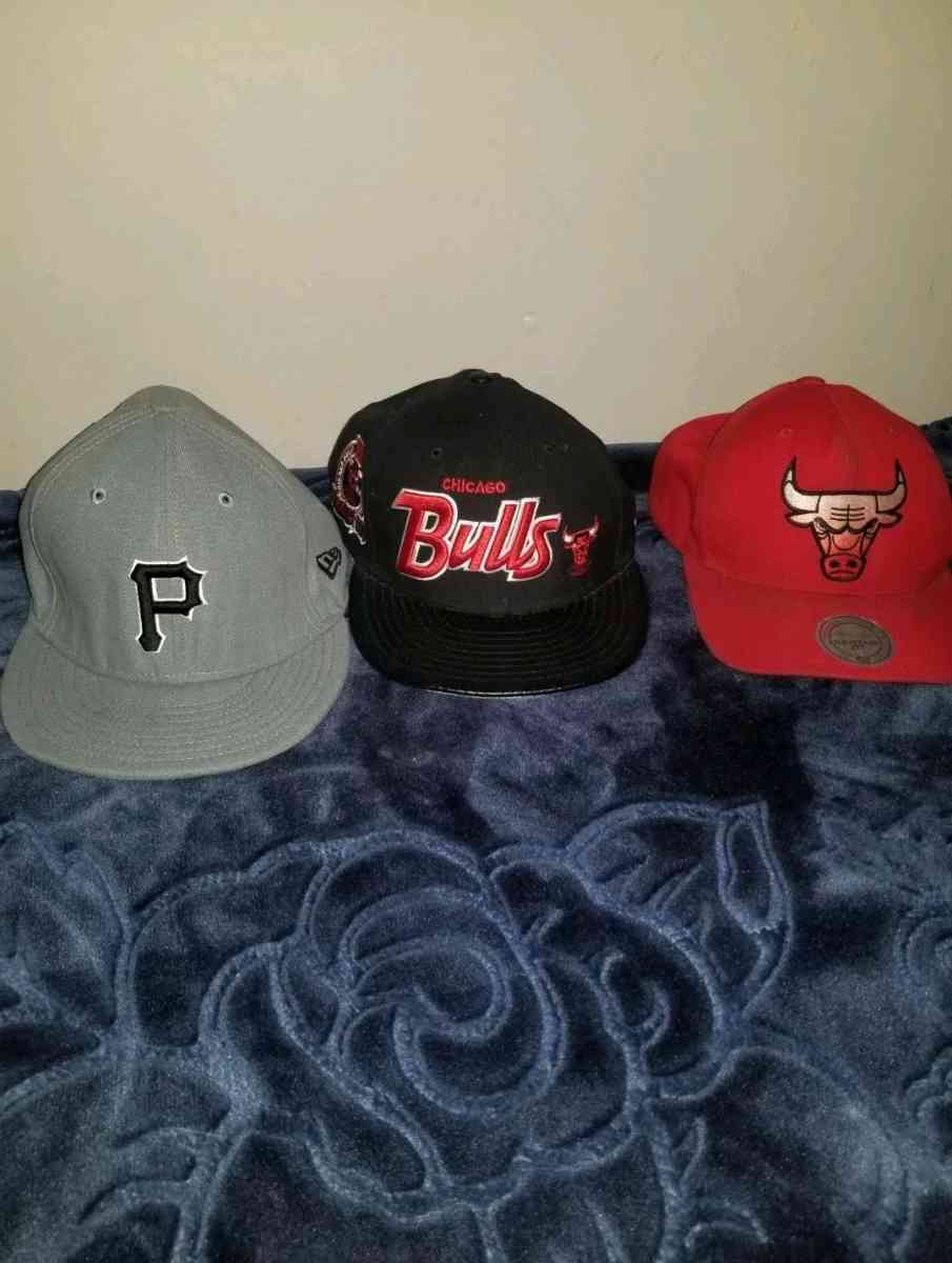 Lot of 3 Basketball Caps Chicago Bulls Pirates Chicago Bulls - Chicago Ridge, Illinois