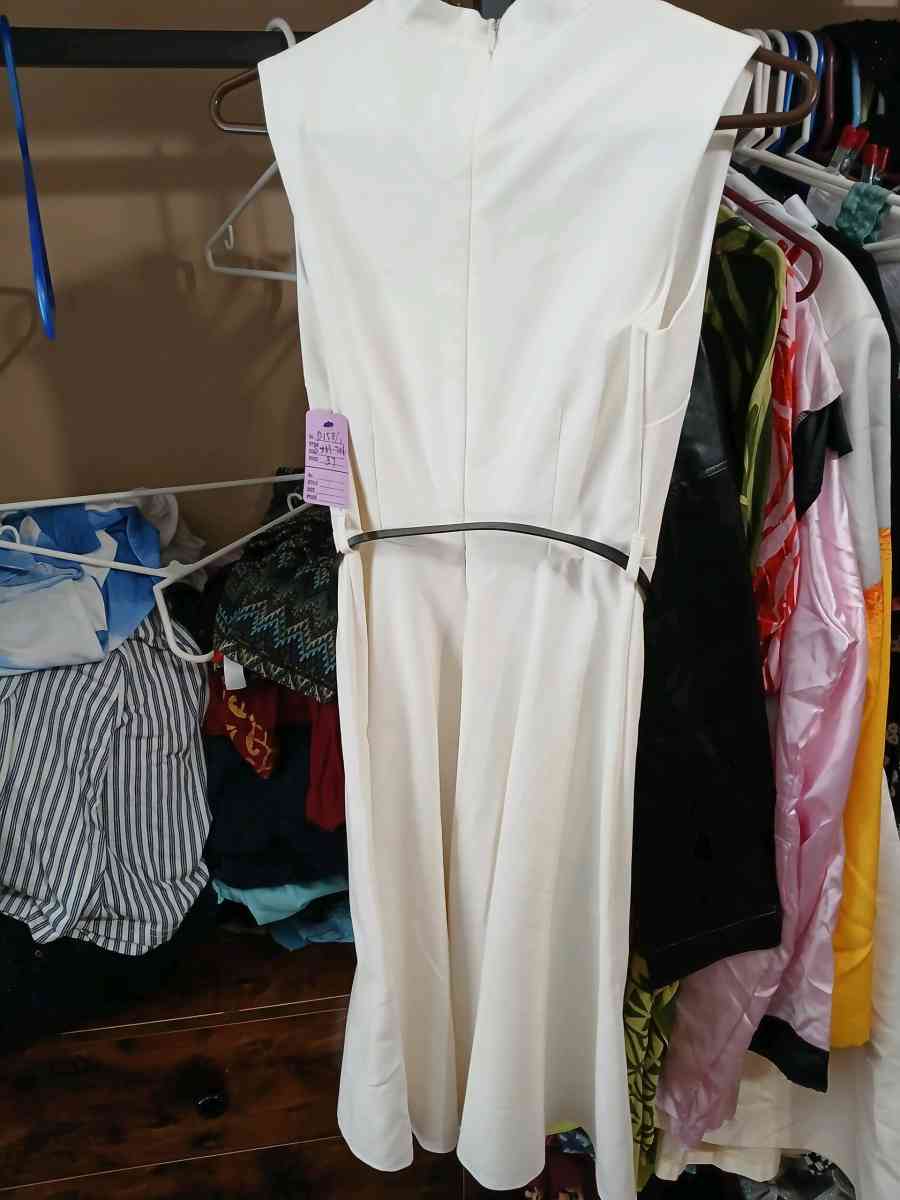 Dress - Banning, California - FleaMarketBay