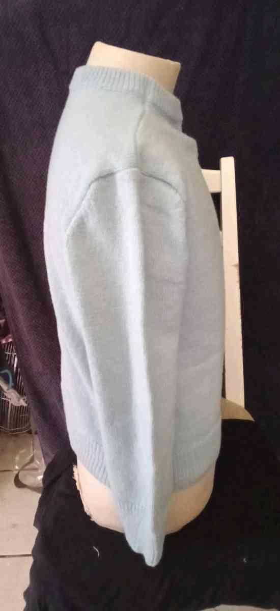 Sky Blue Neck SWEATER size M - Los Angeles, California - FleaMarketBay