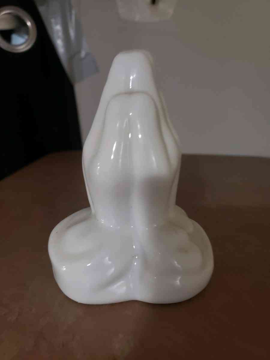 Ceramic Praying Hands Decor - Shelby, North Carolina - FleaMarketBay