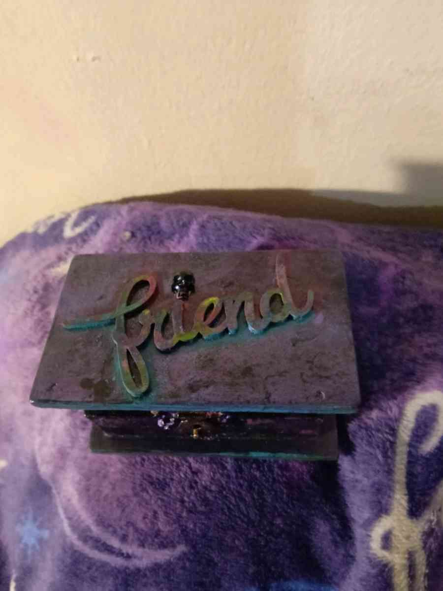 friends trinket box - Lufkin, Texas - FleaMarketBay