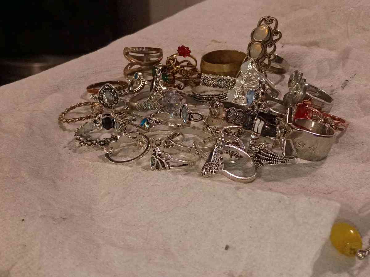 ring bundle - Clatskanie, Oregon - FleaMarketBay