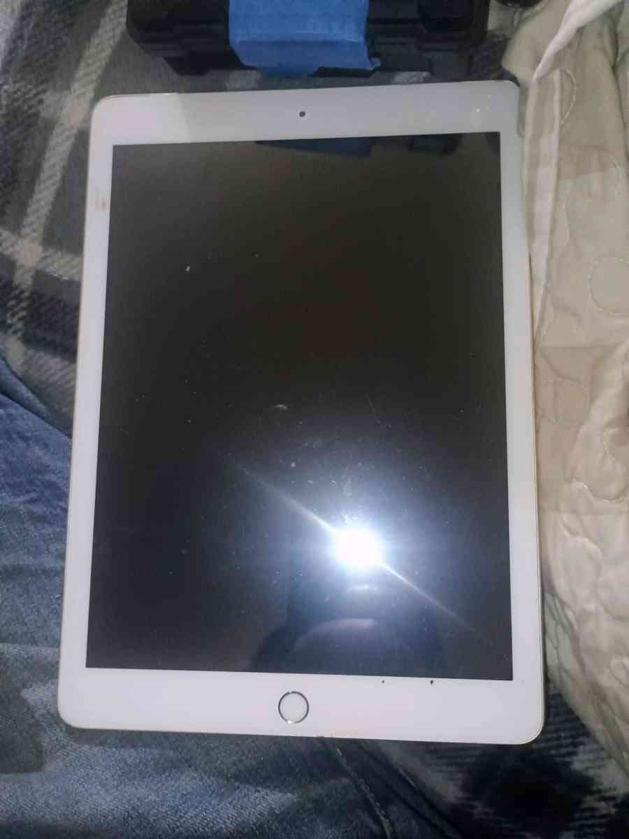 5th gen I pad perfect condition - Seaford, Delaware
