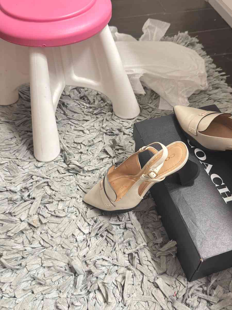 coach cream color shoes - Winter Garden, Florida - FleaMarketBay