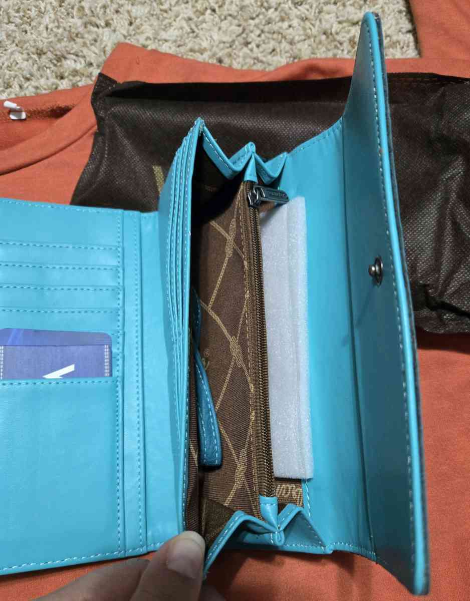 Wrangler Turquoise Floral Wallet Wristlet - Moran, Kansas - FleaMarketBay